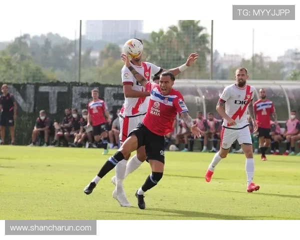 西班牙人14岁中场萨瓦迪选择加盟巴萨